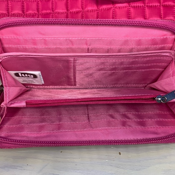 Lug pink purse and wallet combo. Key chain incl - Picture 3 of 6